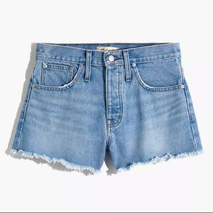 Madewell Relaxed Denim Shorts in Dunwoody Wash